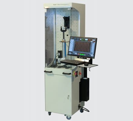 Traction and compression fatigue test bench