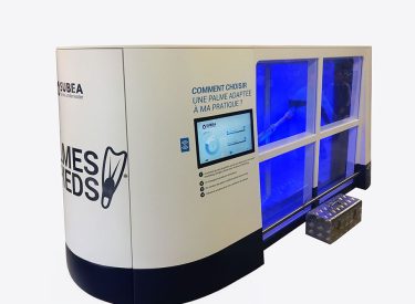 Fins test display stand