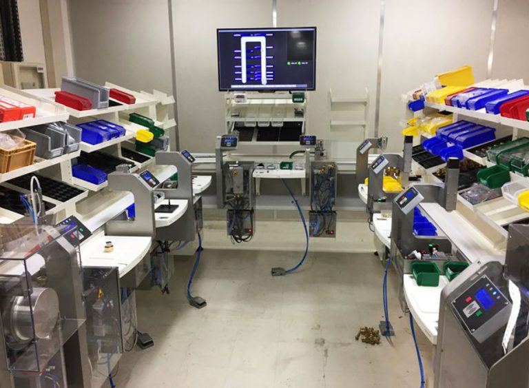 Bench for mounting and test of medical flowmeters