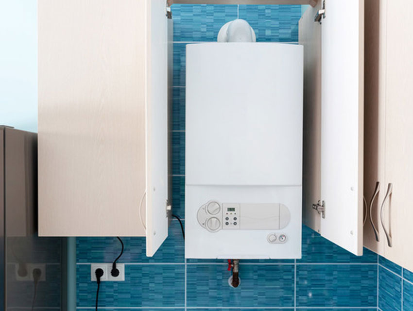 What are the main types of water heaters ?