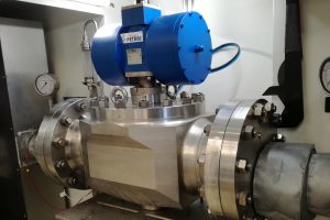Small valve tested before assembly on the machine
